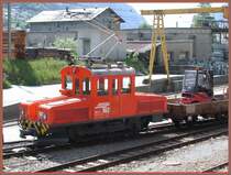 Ge 2/2 162 besorgt den Rangierdienst in Poschiavo. Poschiavo ist der Hauptort des Puschlav und liegt auf 1014m �./M. (08.05.2007)