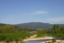 EP07-412 mit Personenzug  Skalnica , Br�cke �ber Soła in Mil�wka, 13.05.2007