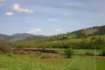 Zwei EN57 als Personsnzug nach Zwadroń, Rycerka am 13.05.2007