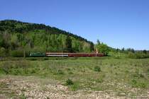 EP07-412 mit Personenzug  Skalnica , Mil�wka am 13.05.2007