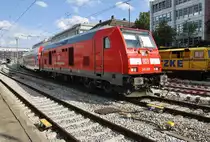 245 009 erreicht am 15.8.2017 mit der RB27046 von Mühldorf(Oberbay) nach München Hauptbahnhof den Hauptbahnhof der bayrischen Landeshauptstadt.