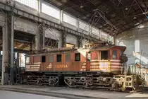 Impressionen aus dem ehemaligen Bw Jundiai der Ferrovia Paulista (FEPASA), das heute ein Eisenbahnmuseum beherbergt. Jundiai ist ein Zentrum des Kaffee-Anbaus in Brasilien. Die CP beförderte den Kaffee von Jiundiai zum Hafen Santos. Lok 6413 der Ferrovia Paulista S.A. (FEPASA), ex 218 CP. Sie wurde 1927 von Baldwin-Westinghouse in den USA gebaut. 12.10.2017

Hersteller: Baldwin-Westinghouse, USA
Baujahr: 1927
Betreibernr. z.Z.d. Aufnahme: 6413 (FEPASA)
ursprüngl. Fahrzeugnr.: 218 (CP)
Radsatzfolge: CC
LüP: 15,291 m
Gewicht: 106 t
max. Achslast: 17,7 t
System: 3 kV Gleichstrom
Leistung: 1350 PS
v max: 65 km/h

weitere Informationen:
http://vfco.brazilia.jor.br/locomotivas/Fepasa/13-locomotiva-CC-Westinghouse-1m60-6411-desenho.shtml
