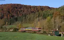 VT 42 und VT 43 als HzL88048 (Tuttlingen-Sigmaringen) bei Hausen im Tal 14.10.17