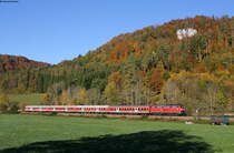 IRE 3206 (Ulm Hbf-Neustadt(Schwarzw)) mit Schublok 218 410-9 bei Hausen im Tal 14.10.17