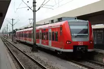 Am 02.10.2017 steht eine RB60 nach Bensheim im Hauptbahnhof Mannheim.