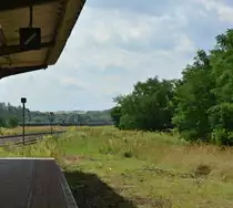 Dieser Fahrtanzeiger wird in Güsten niemals mehr Fahrt anzeigen denn sein Gleis ist schon lange abgebaut.

Güsten 02.08.2017