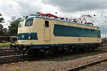 Lokportrait von 141 248-5 in ihrem neuen (alten) Versuchslack, als sie am 18.06.2016 an der Fahrzeugparade des Sommerfestes vom DB Museum in Koblenz Lützel teilnahm.