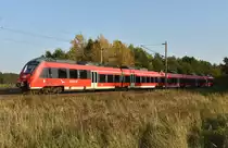 Überführungsfahrt einer 442 852 kommend aus Schwerin, unterwegs zum Bahnhof Büchen. 3km östlich von Büchen 16.10.2017