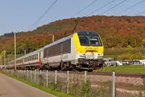. Goldener Oktober - Der leicht versp�tete IC 112 Liers - Luxembourg, gezogen von CFL 3016, eilte am 16.10.2017 dem Endbahnhof Luxembourg entgegen vorbei am herbstlich gef�rbten Wald zwischen Mersch und Lintgen. (Jeanny)