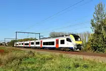 Da hat mich unser Fototreffen in Lummen zu einem Siemens Diesero ML Foto gebracht.
Vor einigen Jahren habe ich eine Überführungsfahrt mit dem Handy gemacht, das wegen der Größe des Bildes nicht freigeschaltet wurde. Hier ist mir der 08 125 vor die Optik geraten der als IC gerade gen Schulen fährt. Samstag den 14.10.2017