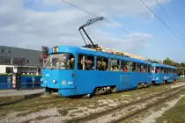 Kroatien / Straßenbahn Zagreb / Tramvaj Zagreb / Zagrebački Električni Tramvaj (ZET): Tatra T4YU - Wagen 480, aufgenommen im Oktober 2017 an der Haltestelle  Sopot  im Stadtgebiet von Zagreb.