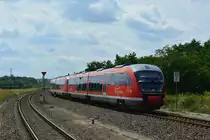 Nachschuss auf 642 193 und 642 189 als RE10 nach Erfurt bei der Ausfahrt in Güsten.

Güsten 02.08.2017