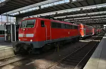 111 036-0 steht am 15.8.2017 mit der RB59102 von München Hauptbahnhof nach Nürnberg Hauptbahnhof im Hauptbahnhof der bayrischen Landeshauptstadt bereit.