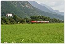 Eine 1116 f�hrt mit einem REX nach Innsbruck. Aufgenommen bei Stans b. Schwaz am 17.06.05