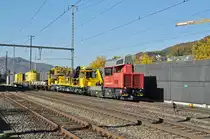 Tm 234 124-6 durchfährt den Bahnhof Gelterkinden. Die Aufnahme stammt vom 16.10.2017.