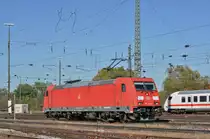 DB Lok 185 346-4 durchfährt den Badischen Bahnhof. Die Aufnahme stammt vom 15.10.2017.