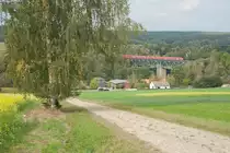 2x612er mit dem RE 3432 von Hof Hbf nach Nürnberg bei Oberthölau, 01.10.2016