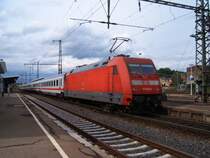 BR 101 040-4 mit IC 2161 von Karlsruhe HBF nach N�rnberg HBF am 16.05.07 auf Gleis 2 des Aalener Bahnhofs.