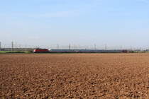 Wegen eines defekten Steuerwagens wurde IC2293 nach Stuttgart am 19.10.2017 im Sandwich gefahren. Hier zwischen Mannheim und Heidelberg.