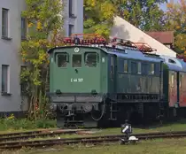 E44 507 war am 10.10.2015 beim Tag der offenen Tür im Bahnbetriebswerk Weimar ausgestellt.