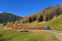 Ge 4/4 II 627 mit einem Regio am 03.11.2017 bei Davos Wolfgang. 