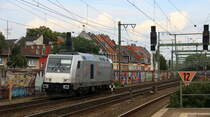 RHC DE 803 (285 114-5) kommt als Lokzug aus Köln-Eifeltor nach Frimmersdorf und und kommt aus Richtung Köln-Süd und fährt durch Köln-Ehrenfeld in Richtung  Grevenbroich.
Aufgenommen vom Bahnsteig 3 in Köln-Ehrenfeld. 
Am Nachmittag vom 4.9.2017.