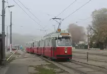 Wien Wiener Linien SL 6 (E2 4082 + c5 1482) XI, Simmering, Simmeringer Hauptstraße / Zentralfriedhof 2. Tor am 16. Oktober 2017.