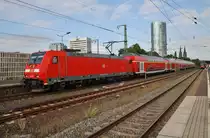 146 262 verlässt am 4.7.2017 mit dem RE5 (RE10508)  Rhein-Express  von Koblenz Hauptbahnhof nach Wesel den Bahnhof Köln Messe/Deutz.