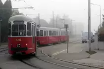 Wien Wiener Linien SL 6 (c4 1310 + E1 4520) XI, Simmering, Kaiserebersdorf, Ecke Pantucekgasse / Lichnovskygasse am 16. Oktober 2016.