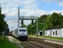 Die Strecke Magdeburg Dessau ist ein wichtiger Korridor für den Tschchischen Verkehr und für Metrans. Hier durchfährt 386 017-8 mit einem tschechischen Containerzug Güterglück gen Dessau.

Güterglück 04.08.2017