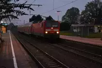 Unschwer zu erkennen ist das Ziel der RB 27 die in Rheydt an Gleis 3 steht am heutigen Abend. Hoffen wir das die 143 168 ohne viel Verspätung in Koblenz ankommt.
Heute sind einige Züge nach Aachen Hbf am Abend ausgefallen, der RB33 der um siebzehnuhrfünfundzwanzig fahren sollte und der RE4 Verstärker der um siebzehnuhrfünfzehn Rheydt gen Aachen fahren sollte.
07.11.2017