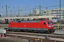 DB Lok 120 151-6 ist beim Badischen Bahnhof auf einem Nebengleis abgestellt. Die Aufnahme stammt vom 31.10.2017.