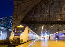 Am frühen Abend des 5.11.2017 stehen 9442 157 und 9442 371 im Kölner Hauptbahnhof, und werden in Kürze in den Abstellbahnhof weiterfahren.