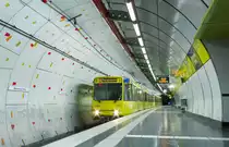 Am frühen Abend des 27. Oktober 2017 stehen die beiden Essener B-Wagen 5111 und 5124 als U17 zur Margarethenhöhe im U-Bahnhof Altenessen Mitte.