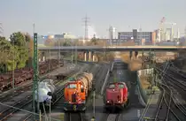 203 443 und eine mir nummernmäßig unbekannte Lok vom Typ MaK G322 bei Rangierarbeiten im Güterbahnhof Dormagen.
Beide Loks sind mittlerweile nicht mehr für Chemion im Einsatz.