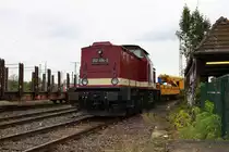 202 484-2 (DR V 100) ist im Bereich des Bahnhofs Stendal abgestellt. Aufgenommen vom Ausgang Lüderitzer Straße. [7.10.2017 | 12:45 Uhr]