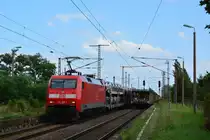 Direkt nach der 140 759-2 mit dem leeren Autozug kam der Gegenzug in Form von 152 168-1 mit dem Skoda Autozug gen Magdeburg gefahren. Leider wird dieser Fotostandort nur noch bis vorraussichtlich Mitte 2018 bestehen, denn ein paar hundert Meter weiter hinten soll der neue Bahnhof Güterglück entstehen und hier geschlossen werden.

Güterglück 04.08.2017