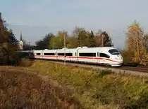 Ein ICE 3 nach München am 04.11.2017 unterwegs bei Fahlenbach.