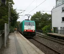 Die Cobra 2819 kommt durch Aachen-Schanz mit einem Kesselzug aus Antwerpen-BASF(B) nach Ludwigshafen-BASF(D) und kommt aus Richtung Aachen-West und fährt in Richtung Aachen-Hbf,Aachen-Rothe-Erde,Stolberg-Hbf(Rheinland)Eschweiler-Hbf,Langerwehe,Düren,Merzenich,Buir,Horrem,Kerpen-Köln-Ehrenfeld,Köln-West,Köln-Süd. Aufgenommen vom Bahnsteig von Aachen-Schanz. 
Bei Wolken am Morgen vom 7.9.2017.
Und das ist mein 7600tes Bahnbild bei http://WWW.Bahnbilder de