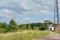 Blick auf die traurigen Überreste der Verbindungskurve zur Kanonenbahn in Güterglück. Früher bogen hier viele Güterzüge ein und auch der ICE fuhr hier für einige Jahre lang. Heute ist davon nichts mehr übrig. Bild wurde vom BÜ gemacht.

Güterglück 04.08.2017