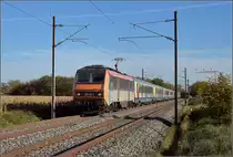 Bahn im Elsass. Nach der Wende in Basel bringt Sybic 26153 ihren TER nach M�lhausen zur�ck. Bartenheim, Oktober 2017.