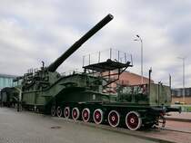 Schweres Eisenbahngeschütz TM-2-12 im Russischen Eisenbahnmuseum in St. Petersburg, 4.11.2017 