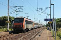 Durchfahrt am 25.08.2016 von SNCF BB 26153 mit ihrem TER (Basel SBB (SNCF) - Strasbourg) in Staffelfelden in Richtung Norden.
