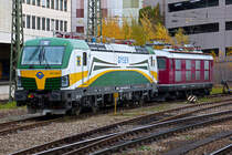 GYSEV 471 003 und die Re4/4 der Centralbahn (10019) Passau Hbf 11.11.2017 (stark rangezoomt vom Bahnsteigende)
