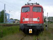 110 356-3 abgestellt mit ihrem Sonderzug am 11.05.2007 in Wismar.