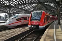 406 051-3  Amsterdam  trifft am 4.7.2017 als ICE17 von Bruxelles Midi nach Frankfurt(Main) Hauptbahnhof im Kölner Hauptbahnhof auf 620 001-7 als RB24 (RB11431)  Eifel-Bahn  von Köln Messe/Deutz nach Gerolstein.  