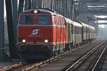 NLB 2143 070-7 am 28.August 2016 auf der Donaubrücke bei der Haltstelle Handelskai.