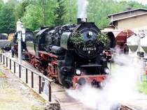 Hier musste 52 8154-8 erstmal Wasser tanken, denn Sie kam mit einem Sonderzug aus Leipzig nach Schwarzenberg, anl�sslich Ihres Jubil�ums.