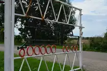 Schmiedekunst. Am Tor des Traditionsbetriebswerk Staßfurt ist eine Dampflok abgebildet.

Staßfurt 05.08.2017
