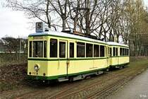 HTw 113 + HBw 250 (Uerdingen 1938) an der (H) Messe (27. M�rz 2004). Der Beiwagen stammt von der Kieler Stra�enbahn (Nr. 62), die wie die in L�beck die ausgefallene Spurweite von 1.100 mm hatte, die auch heute noch in Braunschweig anzutreffen ist.
